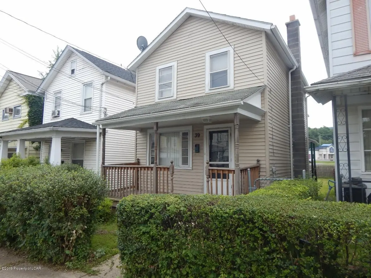39 Maxwell Street, Wilkes-Barre in Wilkes-Barre