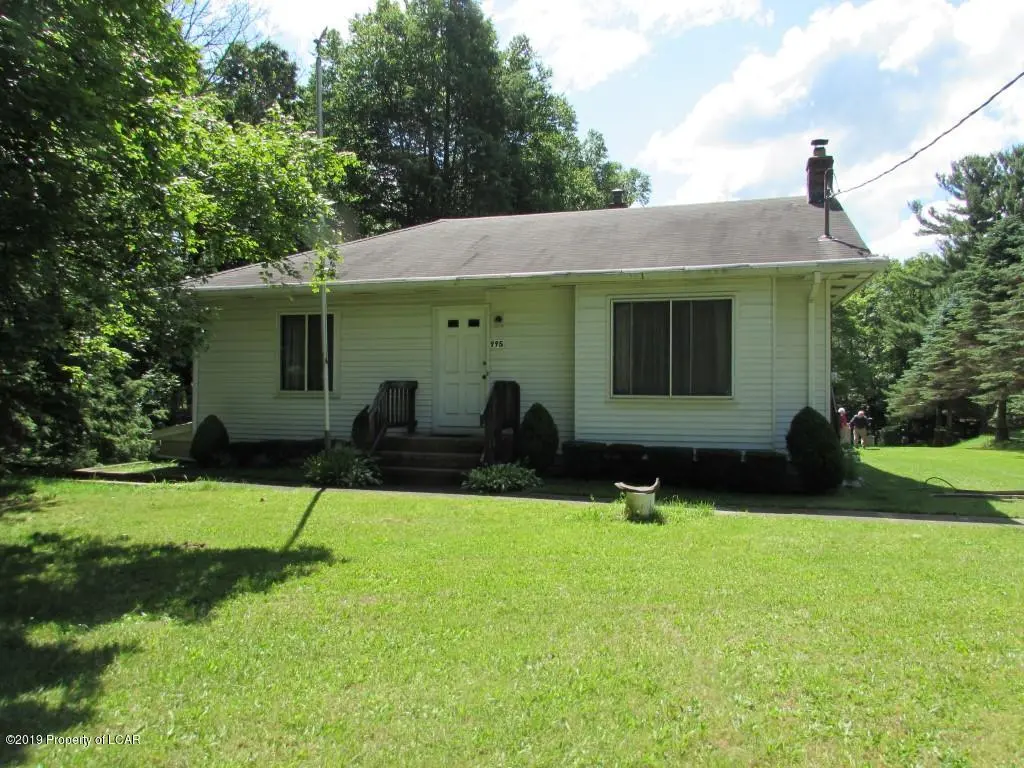 995 E County Road, Wapwallopen in Wapwallopen
