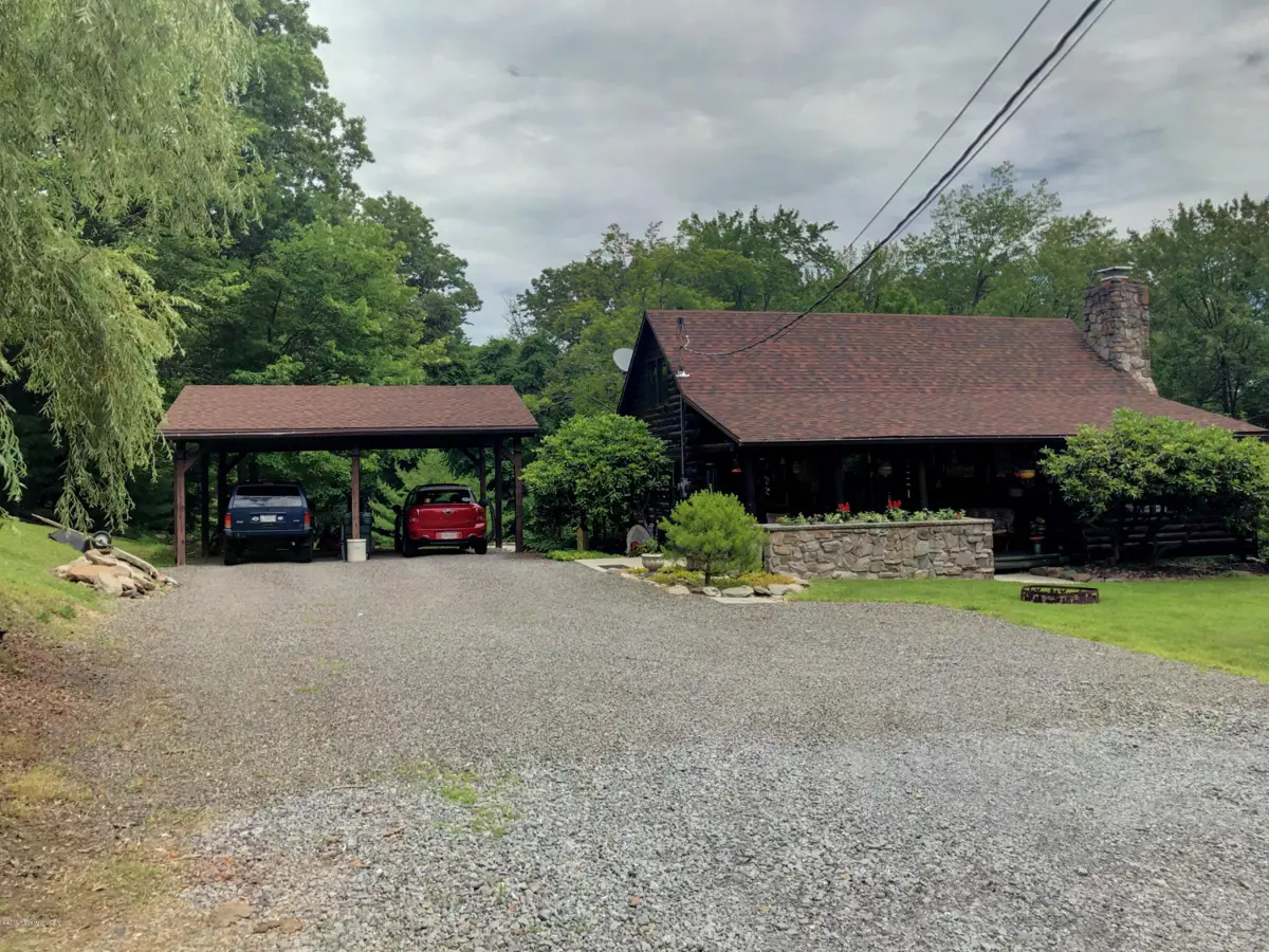 384 W Mountain Road, Plymouth in Plymouth