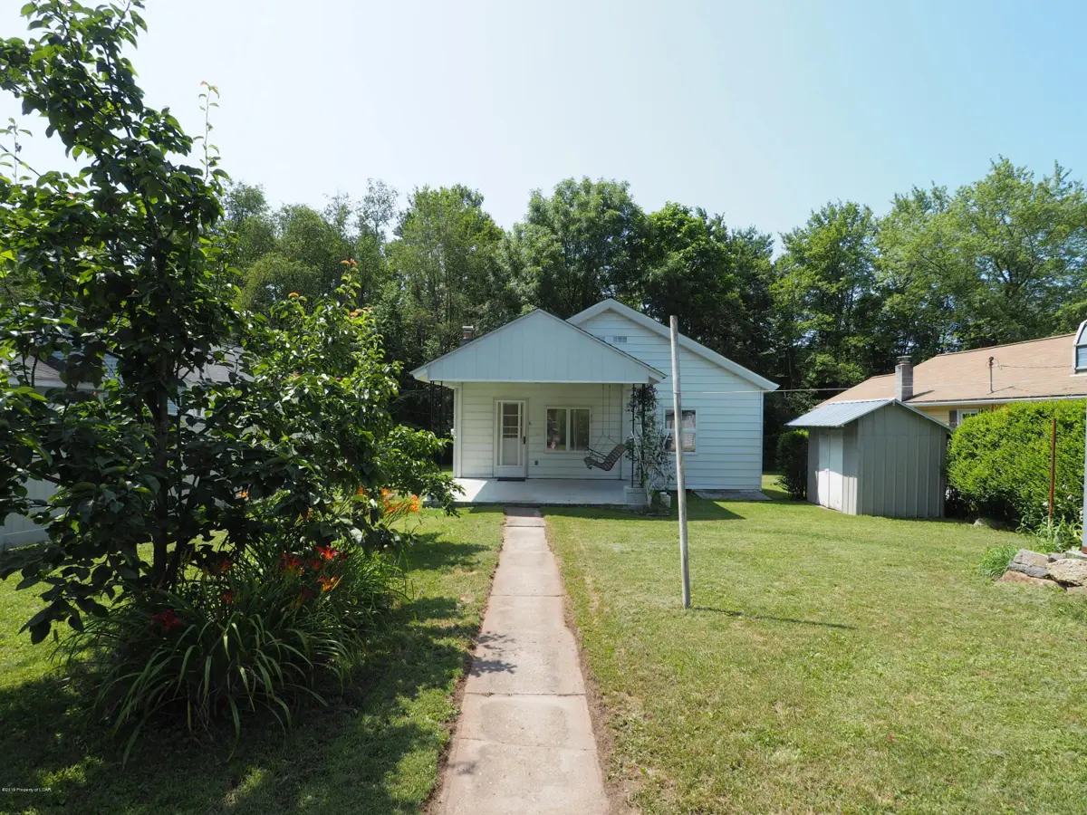 6 E Chestnut Street, Barnesville in Barnesville