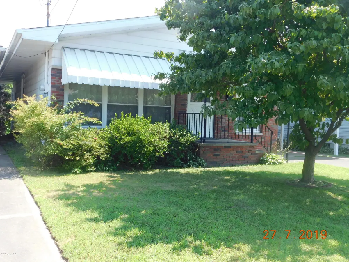 168 E 1st Street, Exeter in Exeter