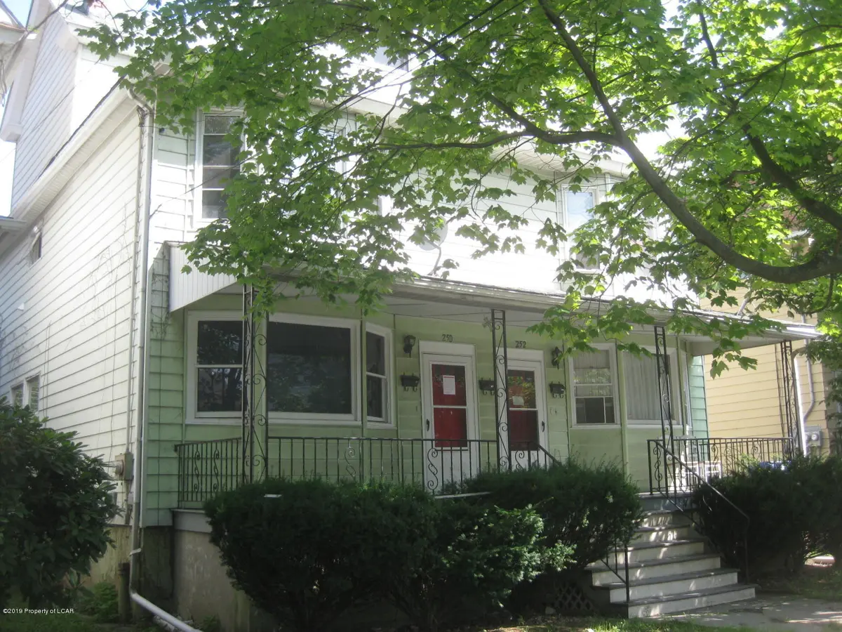 250-252 Rutter Avenue, Kingston in Kingston