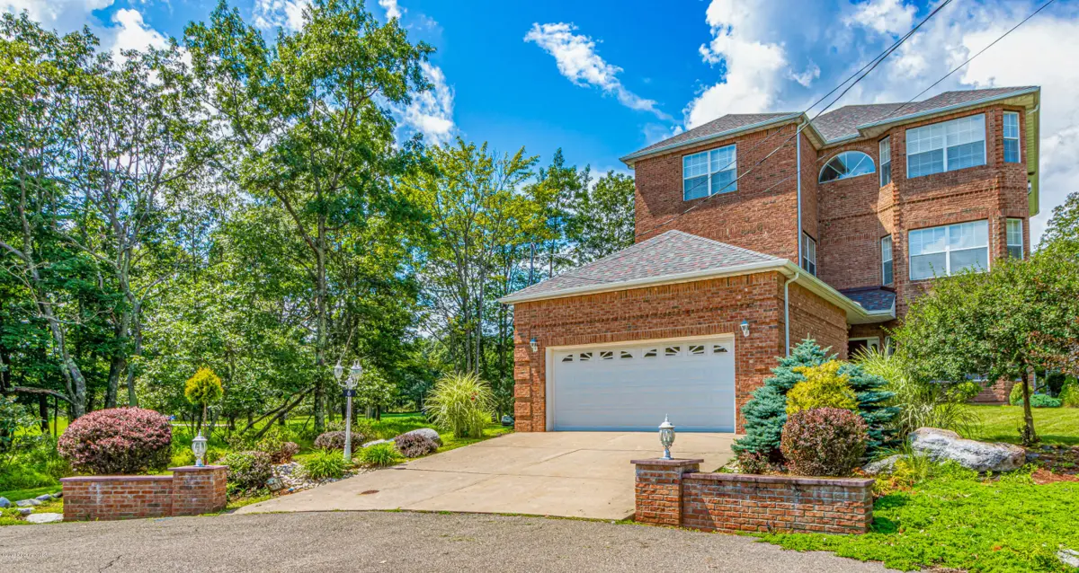 6 Turnberry Court, Hazle Township in Hazle Township