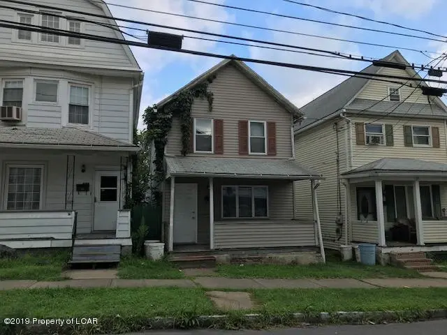 688 N Washington Street, Wilkes-Barre in Wilkes-Barre