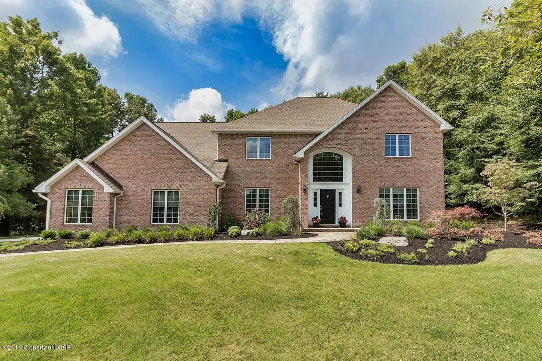 18 Winding Way, Dallas in Dallas