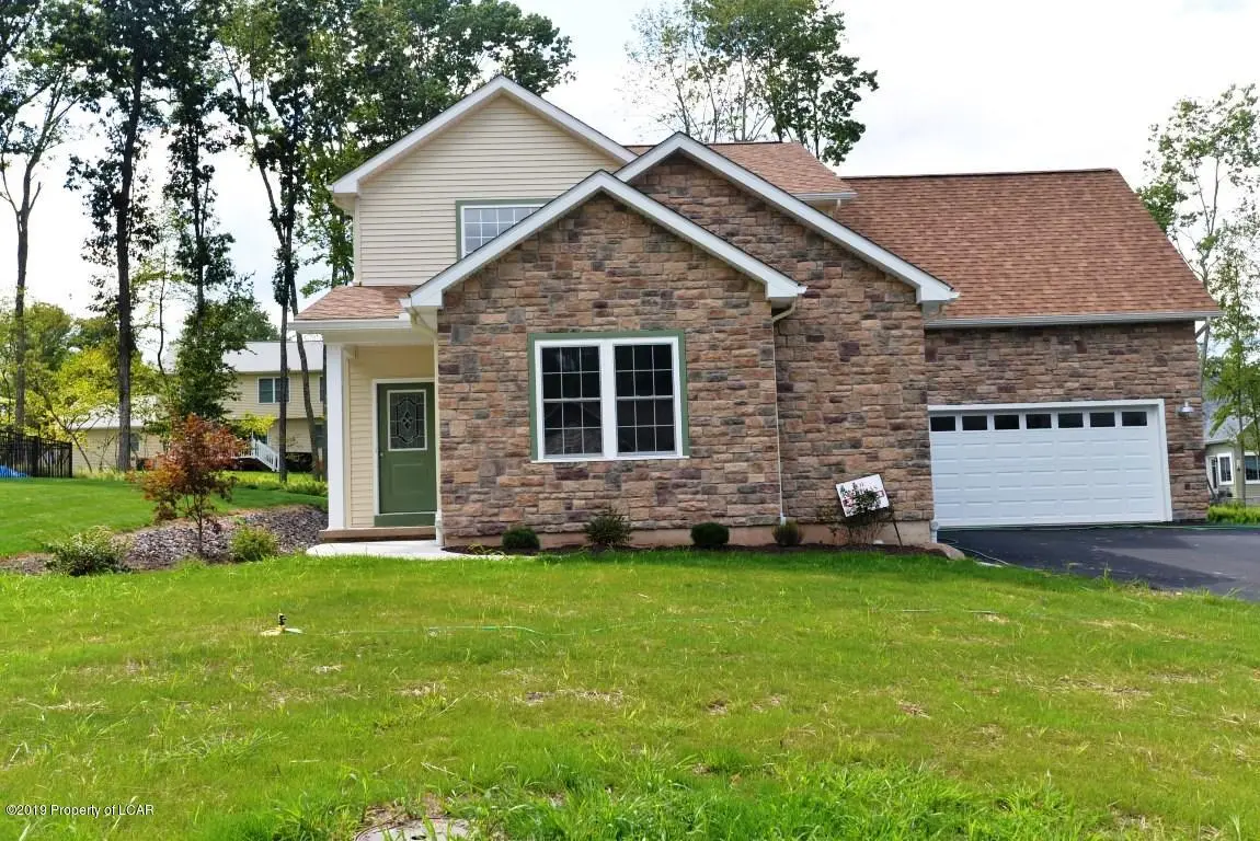 46 Woodcrest Avenue, Mountain Top in Mountain Top