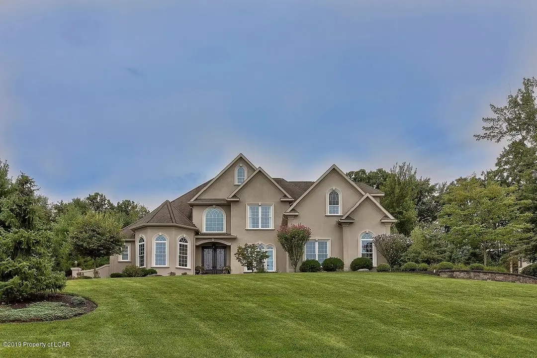17 Kipling Drive, Moosic in Moosic
