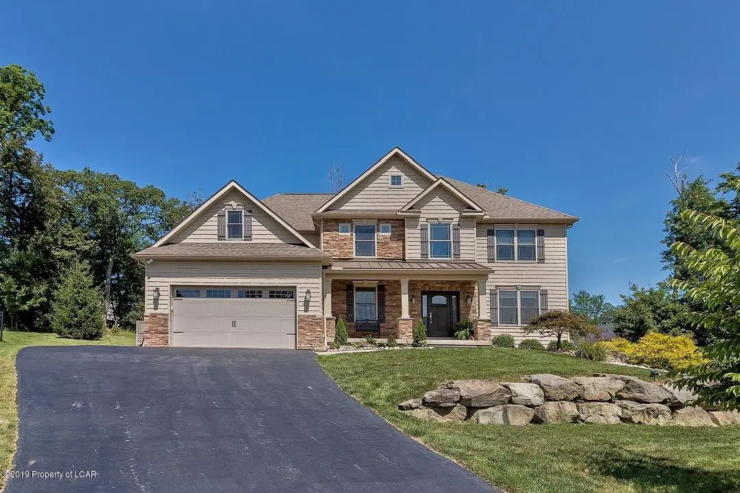 8 Fairmont Circle, South Abington Township in South Abington Township