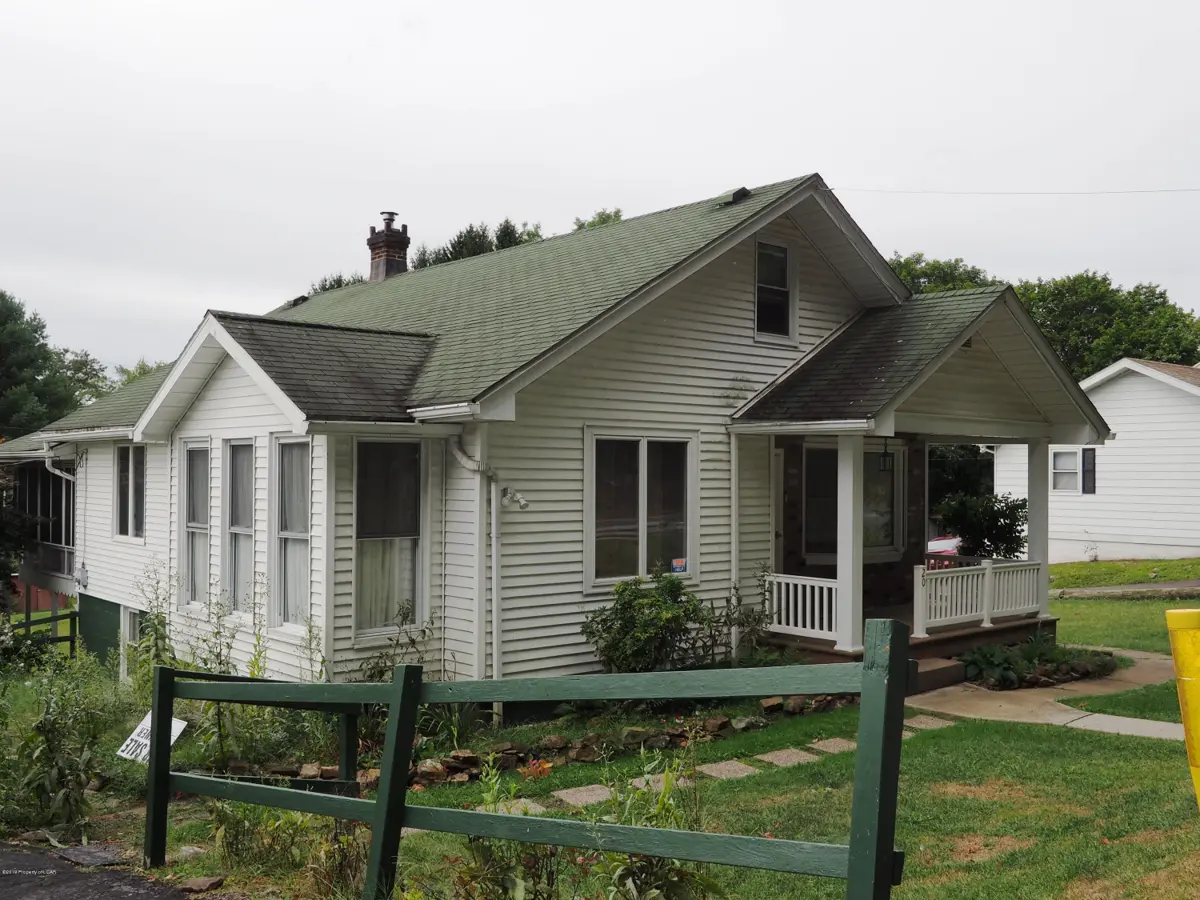 20 E Main Street, Quakake in Quakake
