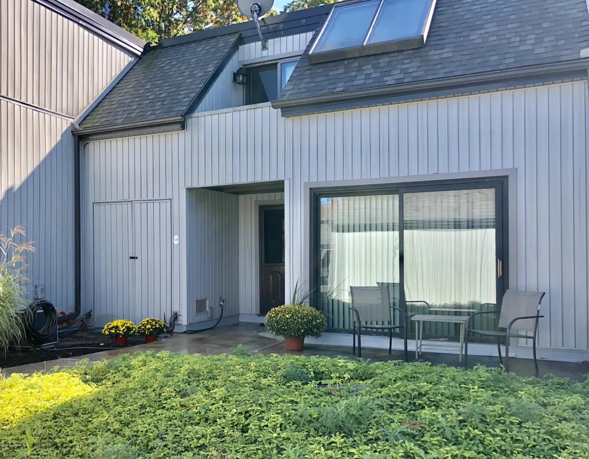 126 Orchard East, Dallas in Dallas
