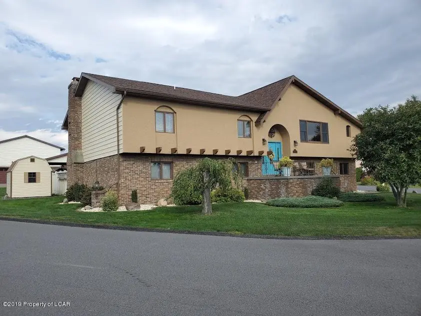 17 W Sunrise Drive, Pittston in Pittston