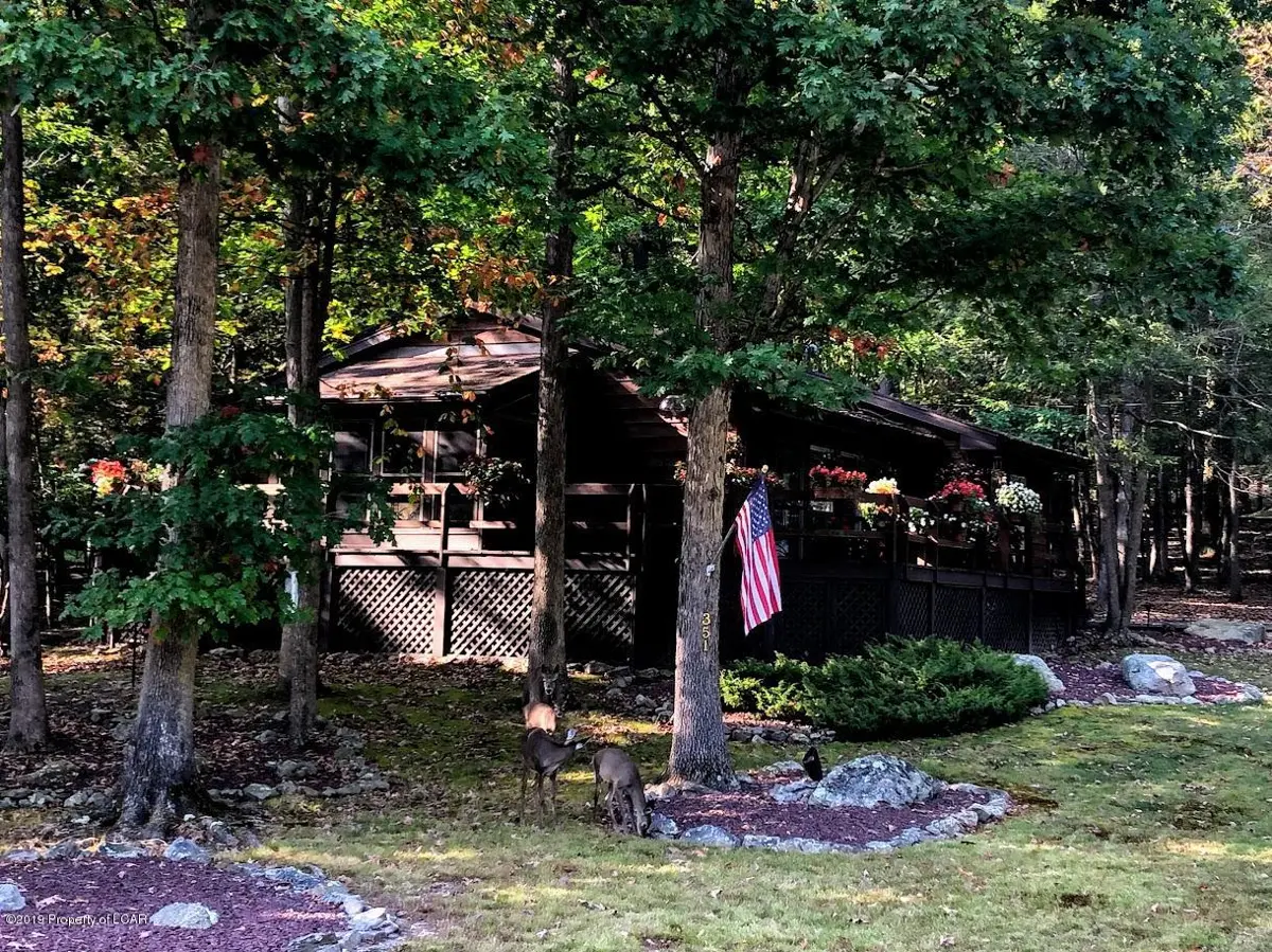 351 W Lake Valley Drive, Hazleton, PA 188202 in Hazleton