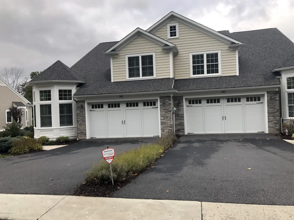 141 Rock Ridge Drive, South Abington Township in South Abington Township