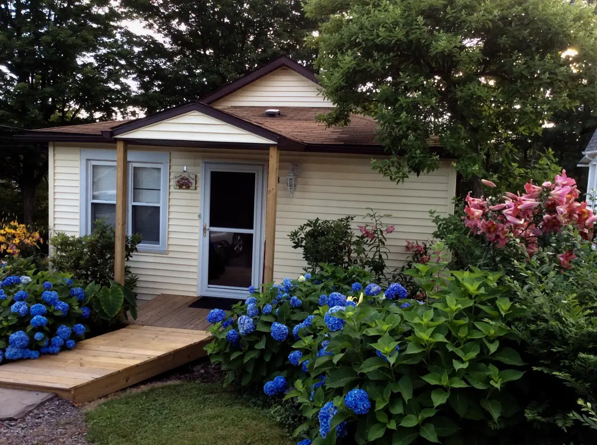 28 Rhodes Terrace, Harveys Lake in Harveys Lake