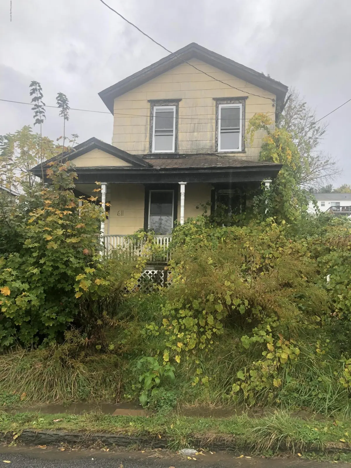 611 Hampton Street, Scranton in Scranton