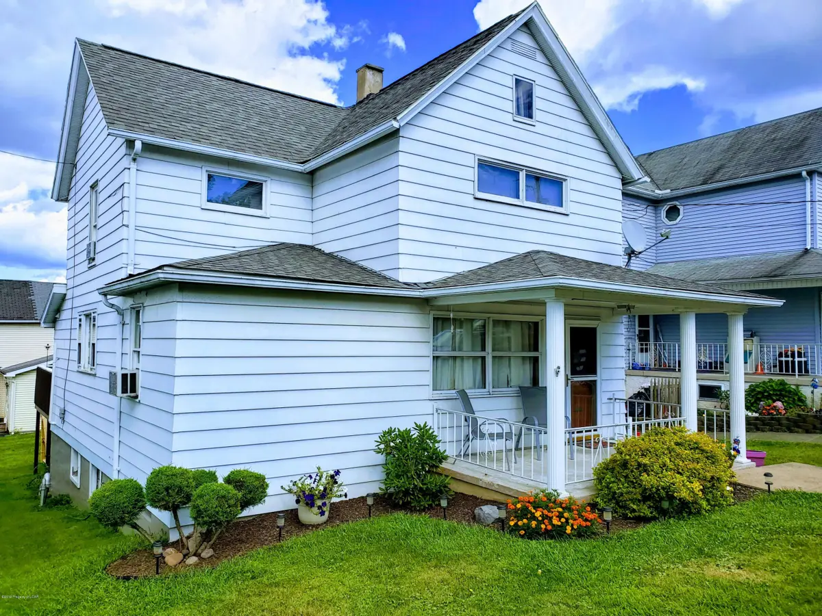 403 Sherwood Avenue, Dunmore in Dunmore