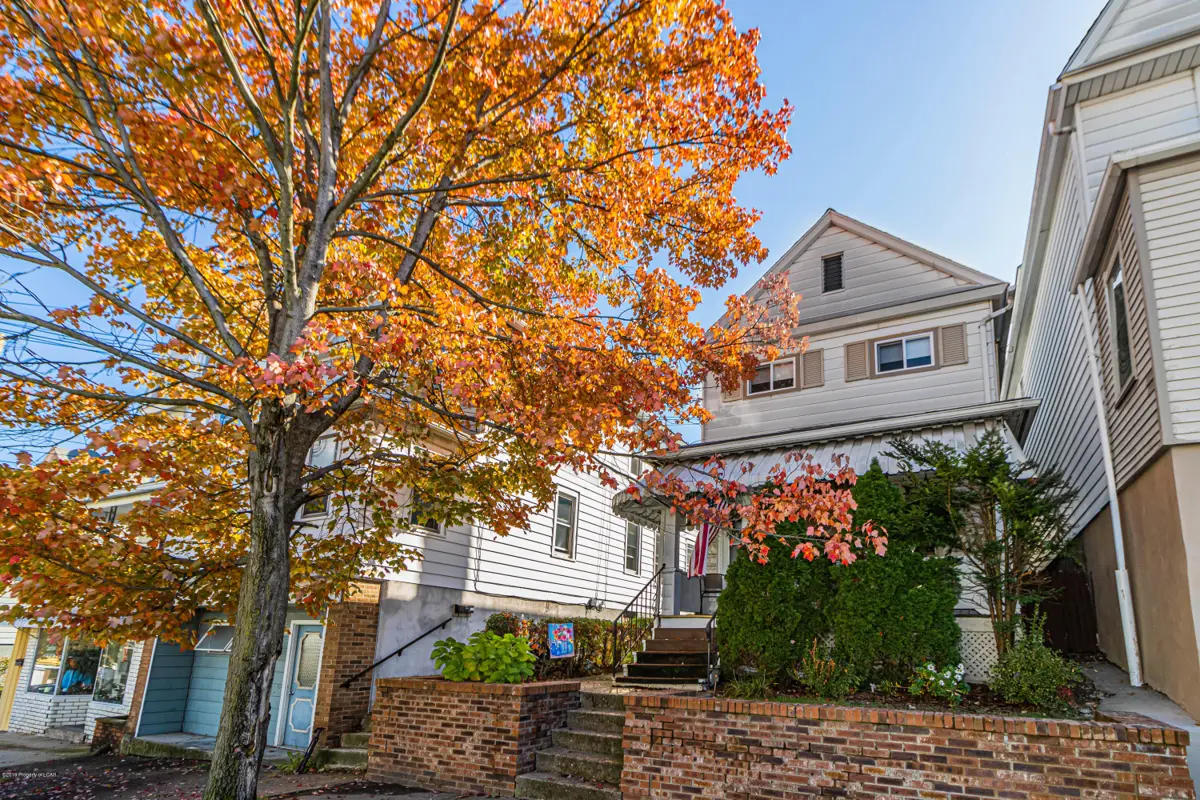 687 N Washington Street, Wilkes-Barre in Wilkes-Barre