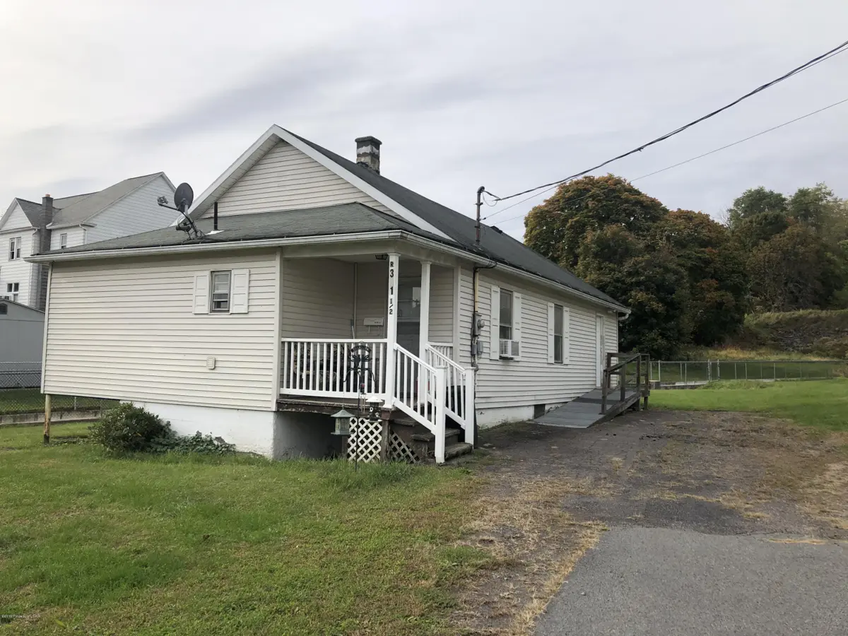 301 1/2 R West Shawnee Avenue, Plymouth in Plymouth