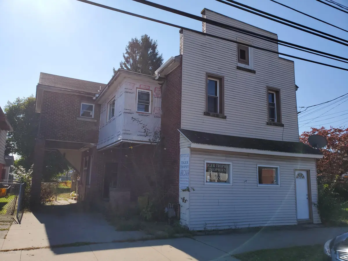 1943 Wyoming Avenue, Exeter in Exeter