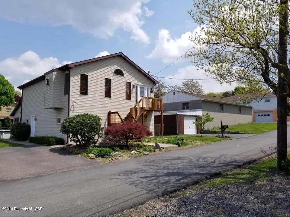 960 N Manhattan Court, Hazleton in Hazleton