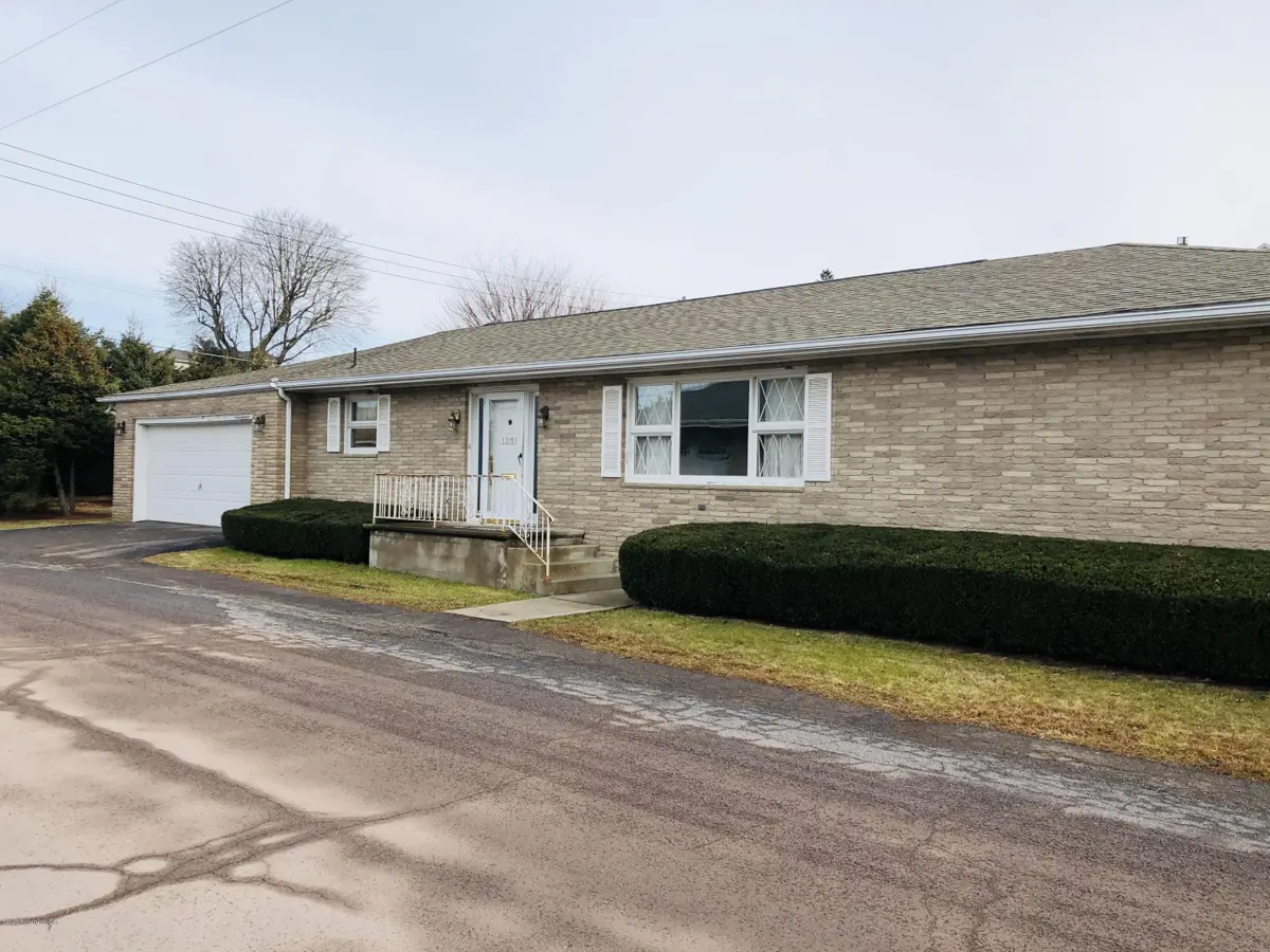 1301 E Chestnut Street, Hazleton in Hazleton