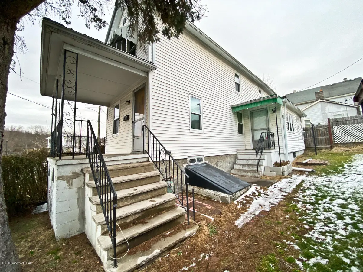 33 Washington Avenue, Plymouth in Plymouth