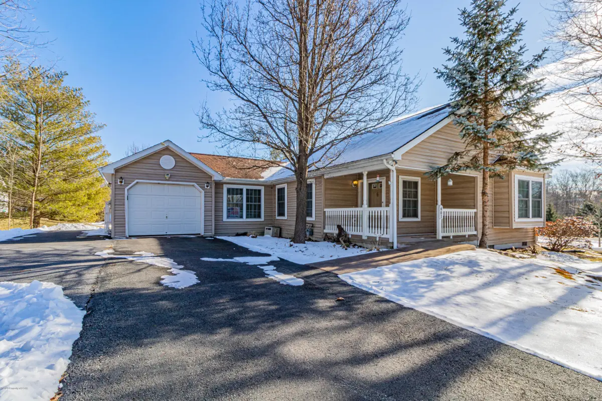 401 Pin Oak Drive, White Haven in White Haven
