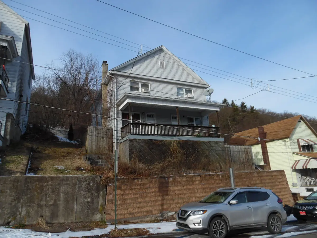 84-86 W Enterprise Street, Glen Lyon in Glen Lyon