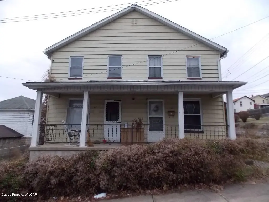 215 Davis Street, Plymouth in Plymouth