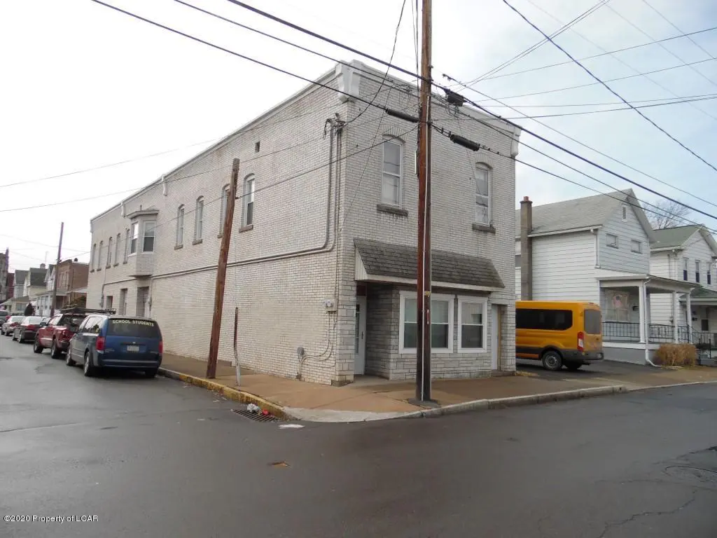 122 Wood Street, Wilkes-Barre in Wilkes-Barre