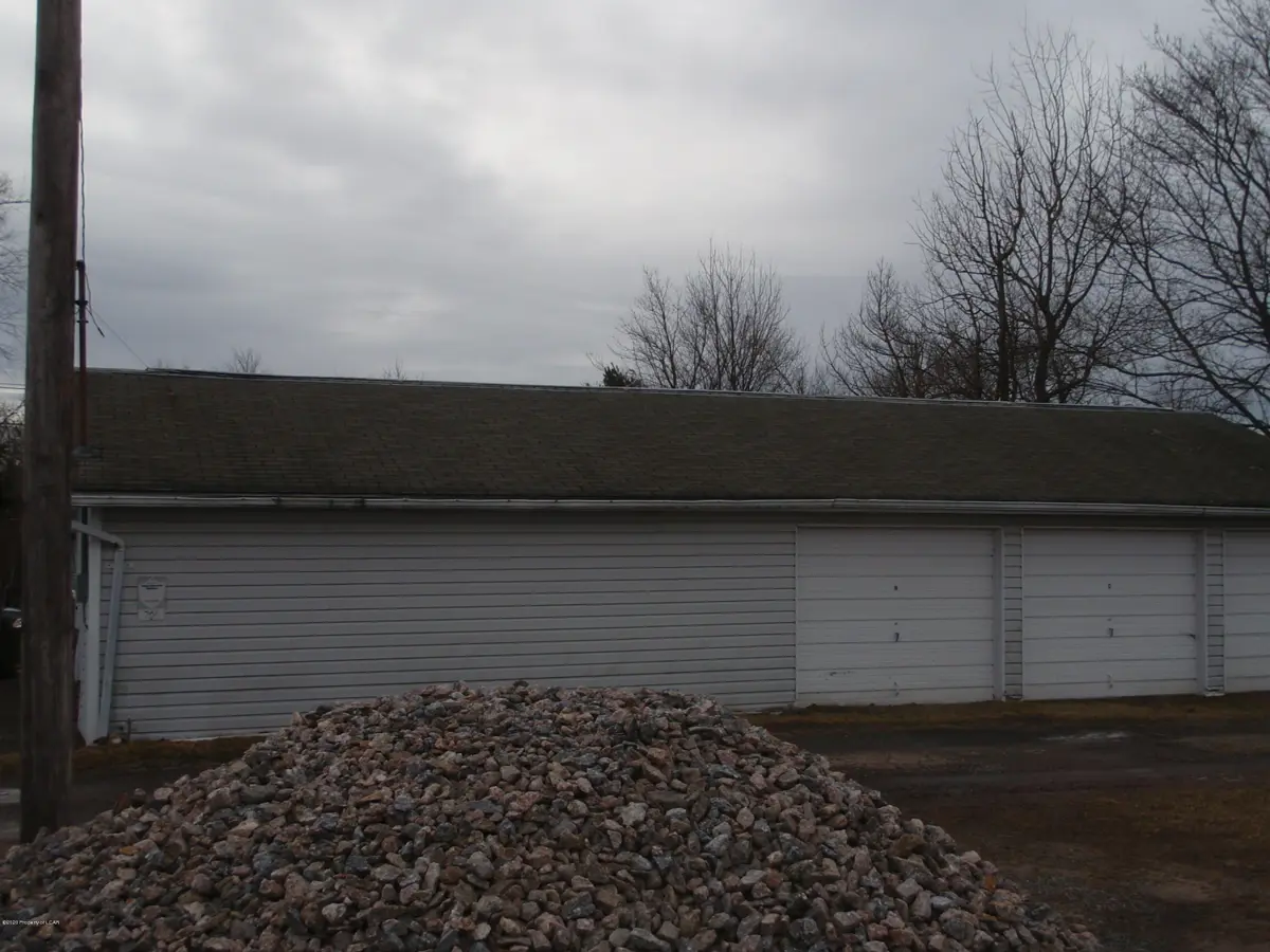 Rear32 Lee Terrace Road, Freeland in Freeland