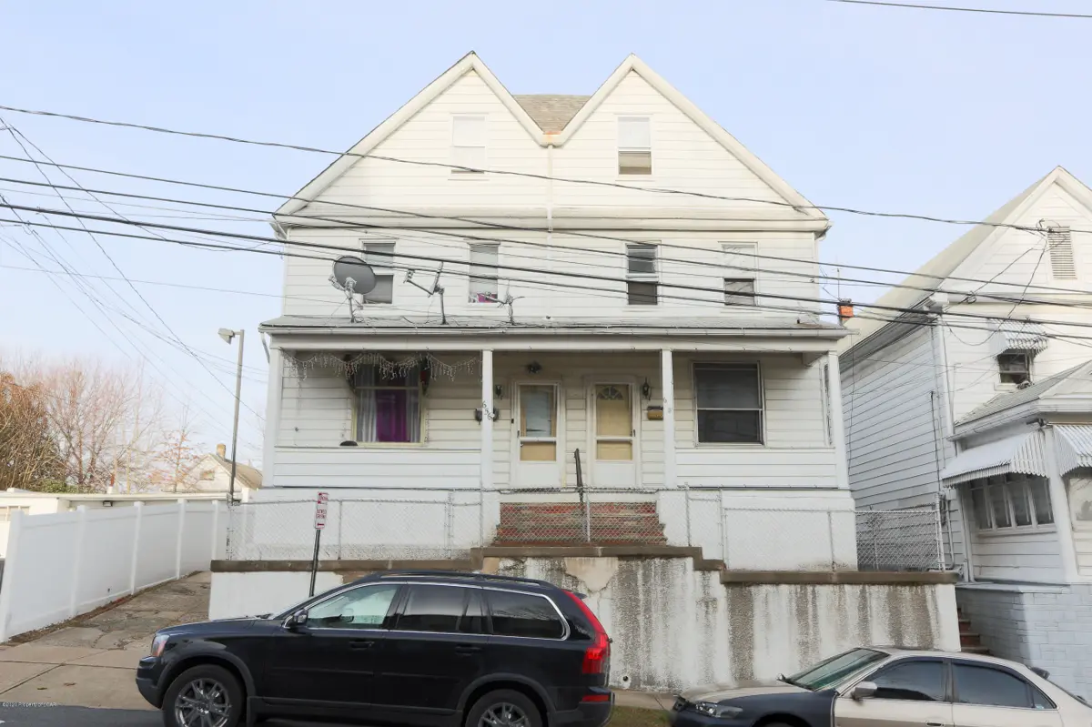 656 N Washington Street, Wilkes-Barre in Wilkes-Barre