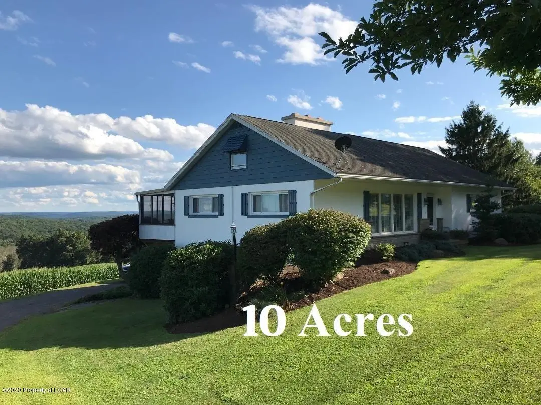 5661 Main Road, Hunlock Creek in Hunlock Creek