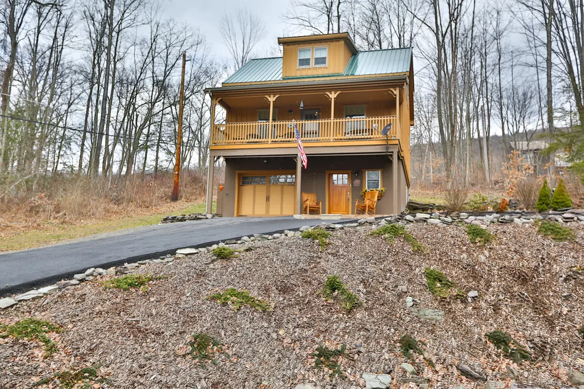 37 W Lake Shore Drive, Tunkhannock in Tunkhannock