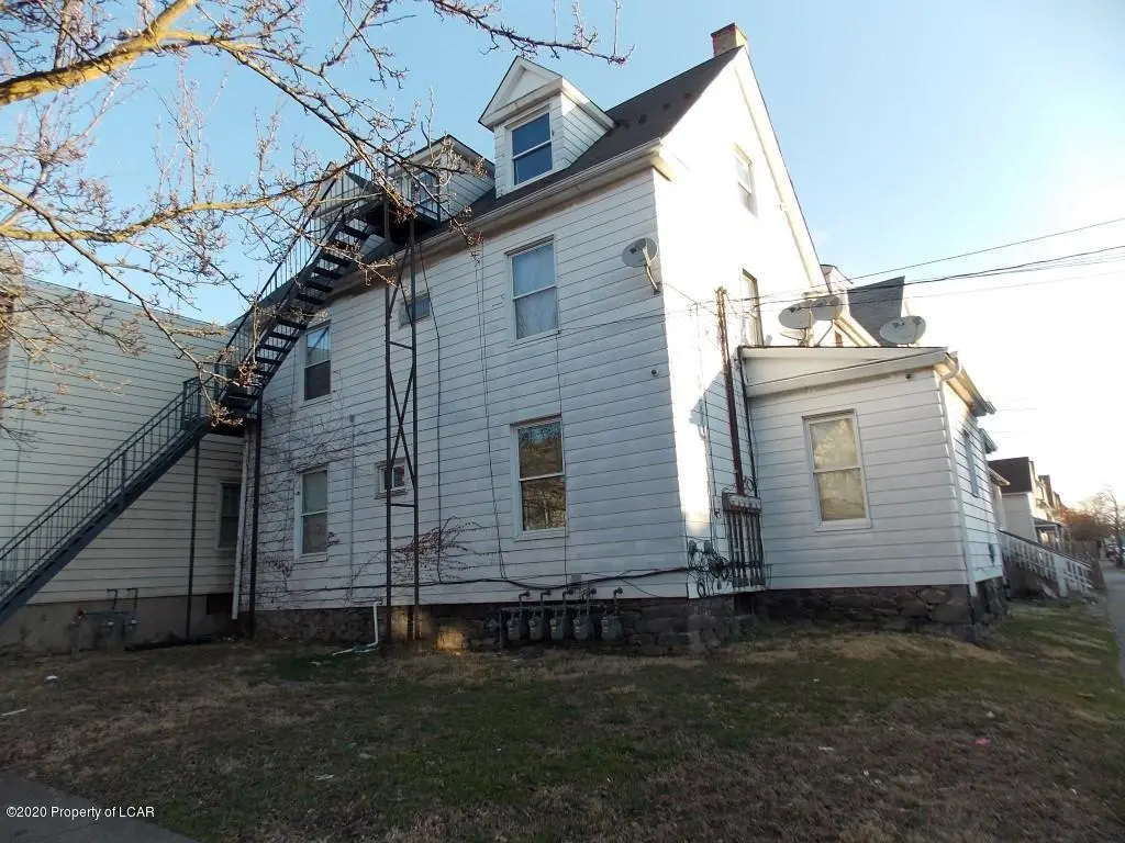 104-106 Madison Street, Wilkes-Barre in Wilkes-Barre