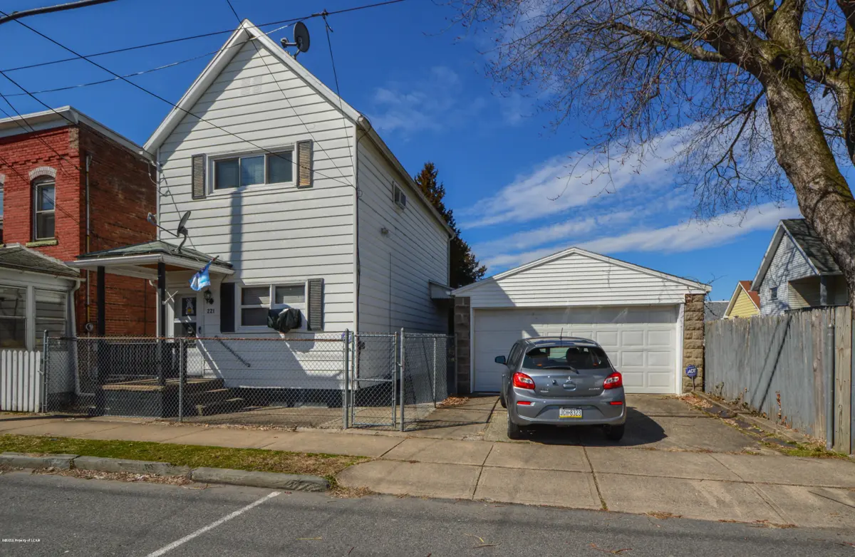 221 Brown Street, Wilkes-Barre in Wilkes-Barre