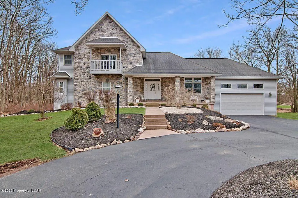 206 Country Club Drive, Hazleton in Hazleton