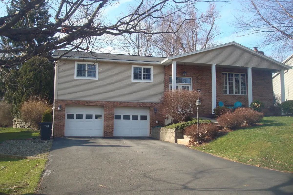 614 Timber Lane, Clarks Summit in Clarks Summit