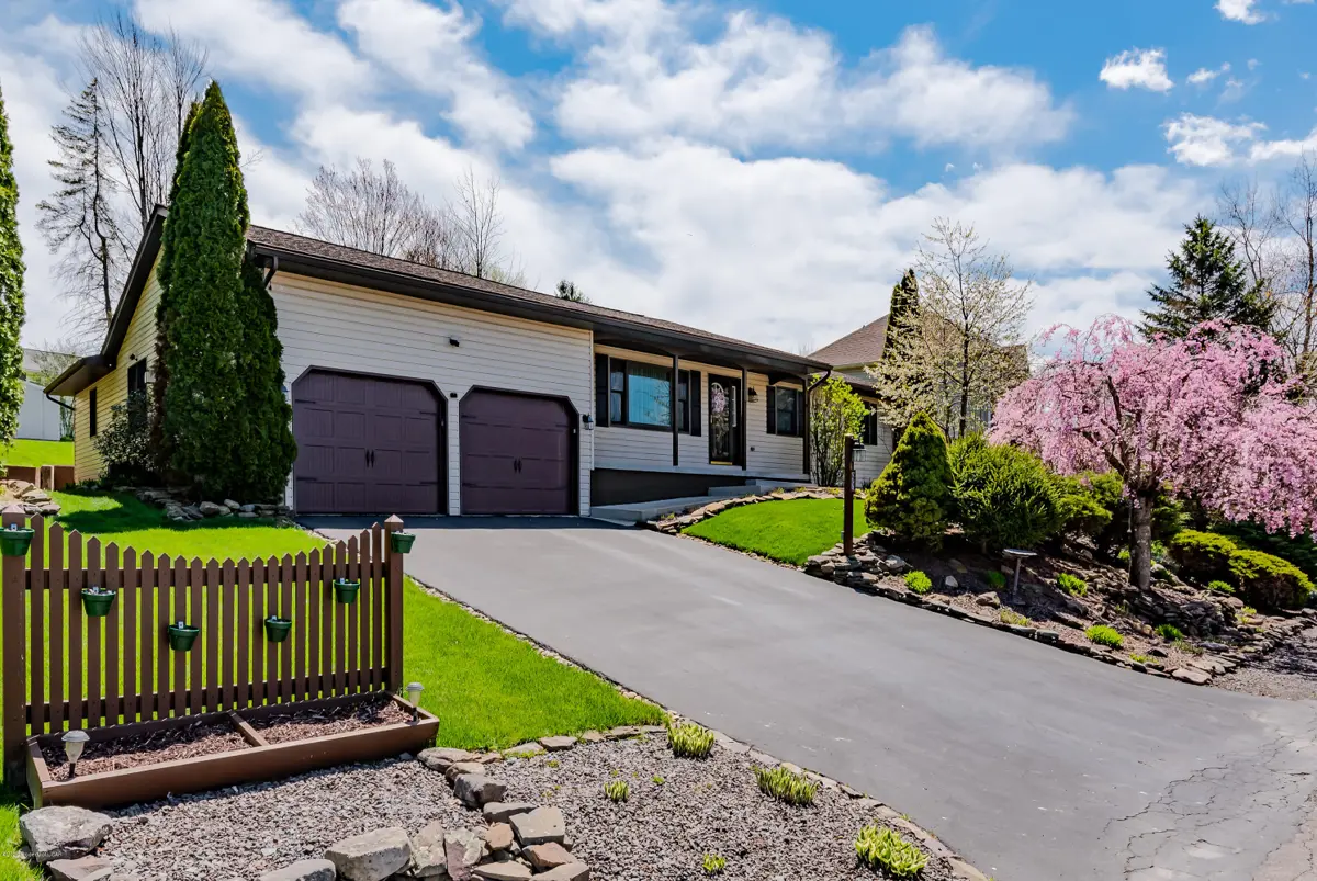 25 Idlewood Drive, Dallas Township in Dallas Township