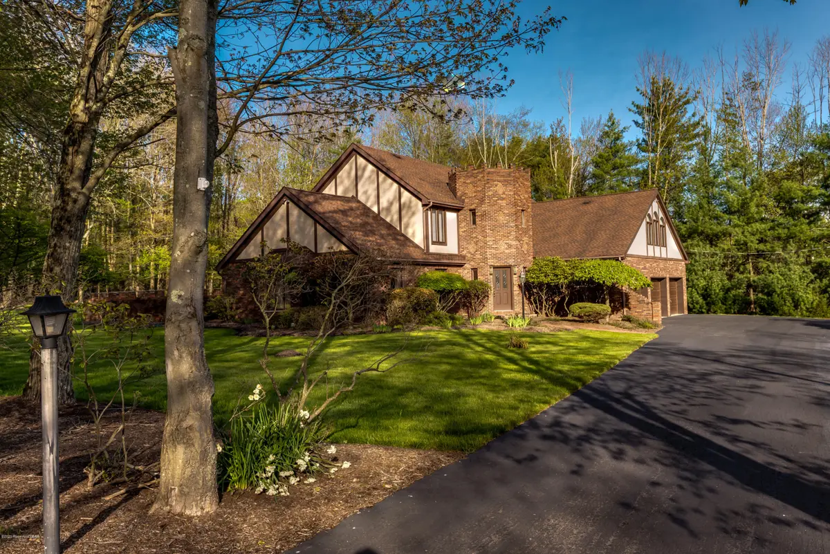 980 Sutton Road, Shavertown in Shavertown