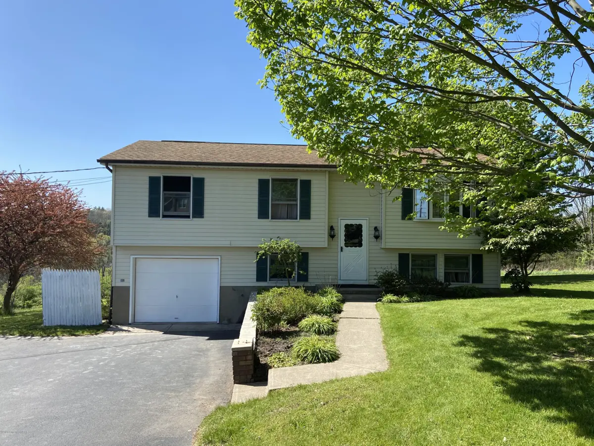 300 Crane Road, Shavertown in Shavertown