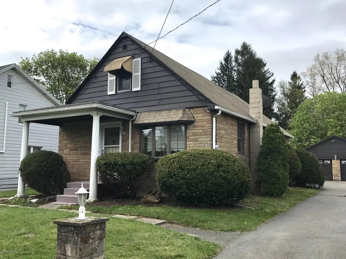 1956 E Broad Street, Beaver Meadows in Beaver Meadows
