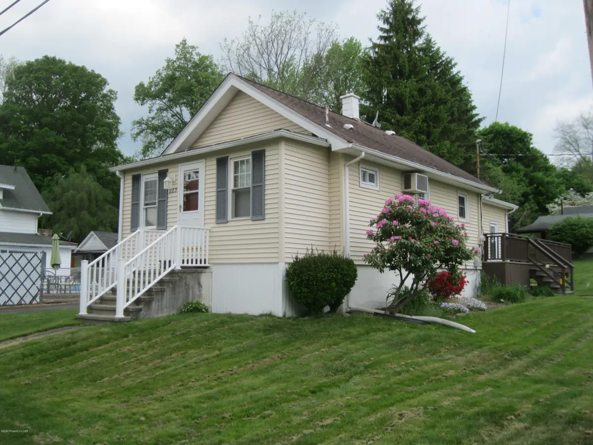 223 Sunnyside Avenue, South Abington in South Abington