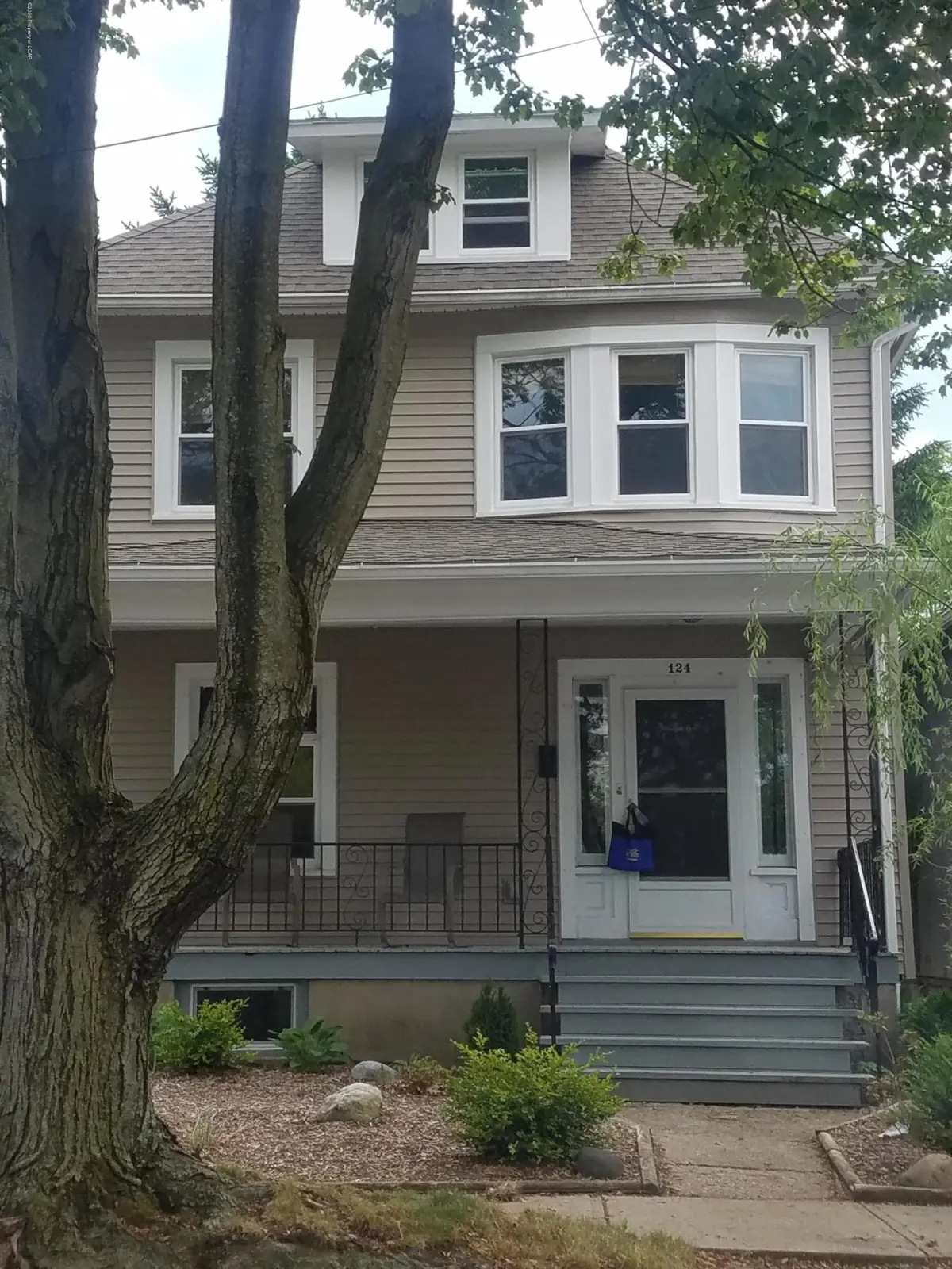 124 W Vaughn Street, Kingston in Kingston