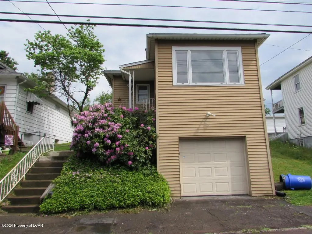 74 Diamond Avenue, Hanover Township in Hanover Township