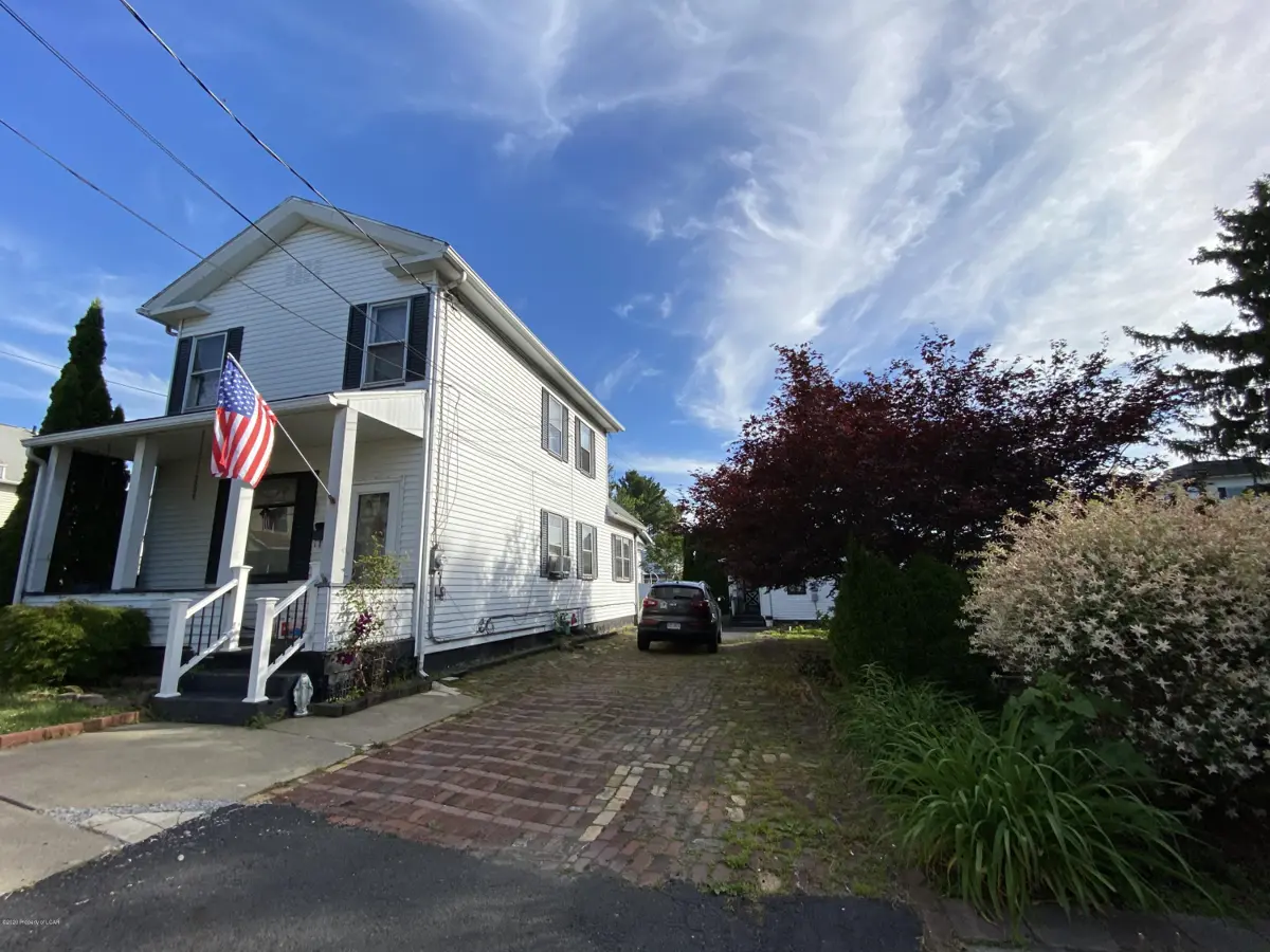 49 Dodson Lane, Wilkes-Barre in Wilkes-Barre
