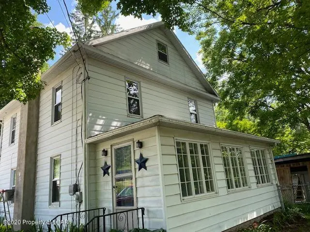 2851 Falls Road, Wyoming in Wyoming