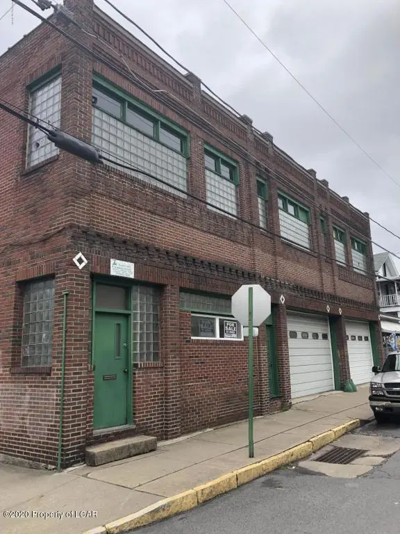 272 Bowman Street, Wilkes-Barre in Wilkes-Barre