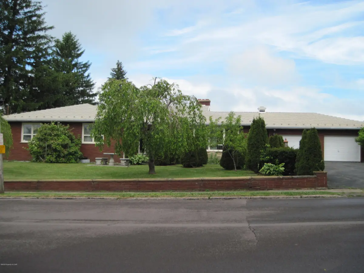 711 E 9th Street, Hazleton in Hazleton