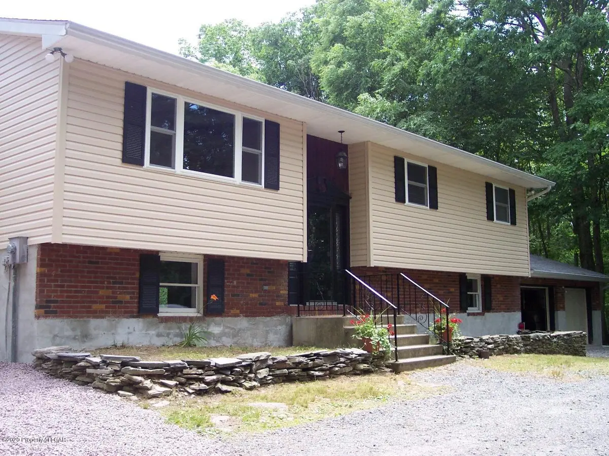 137 White Oak Drive, Hunlock Creek in Hunlock Creek